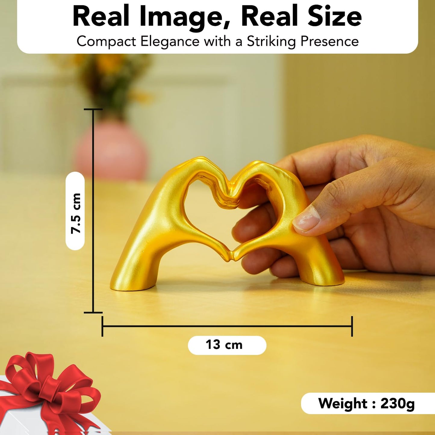 Golden Heart Shaped Hands Resin Statue | EnamorarDecor