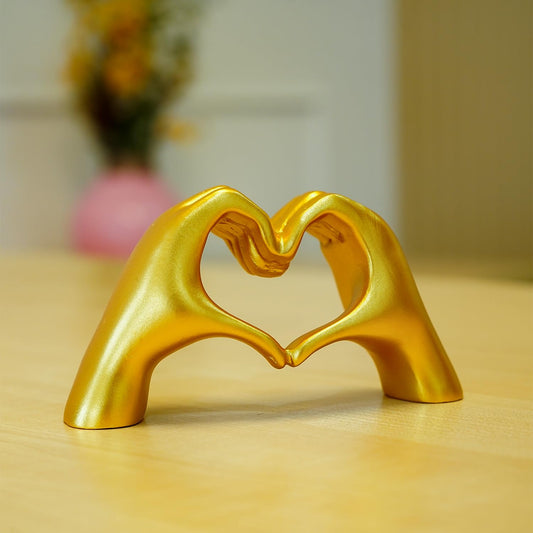 Golden Heart Shaped Hands Resin Statue | EnamorarDecor
