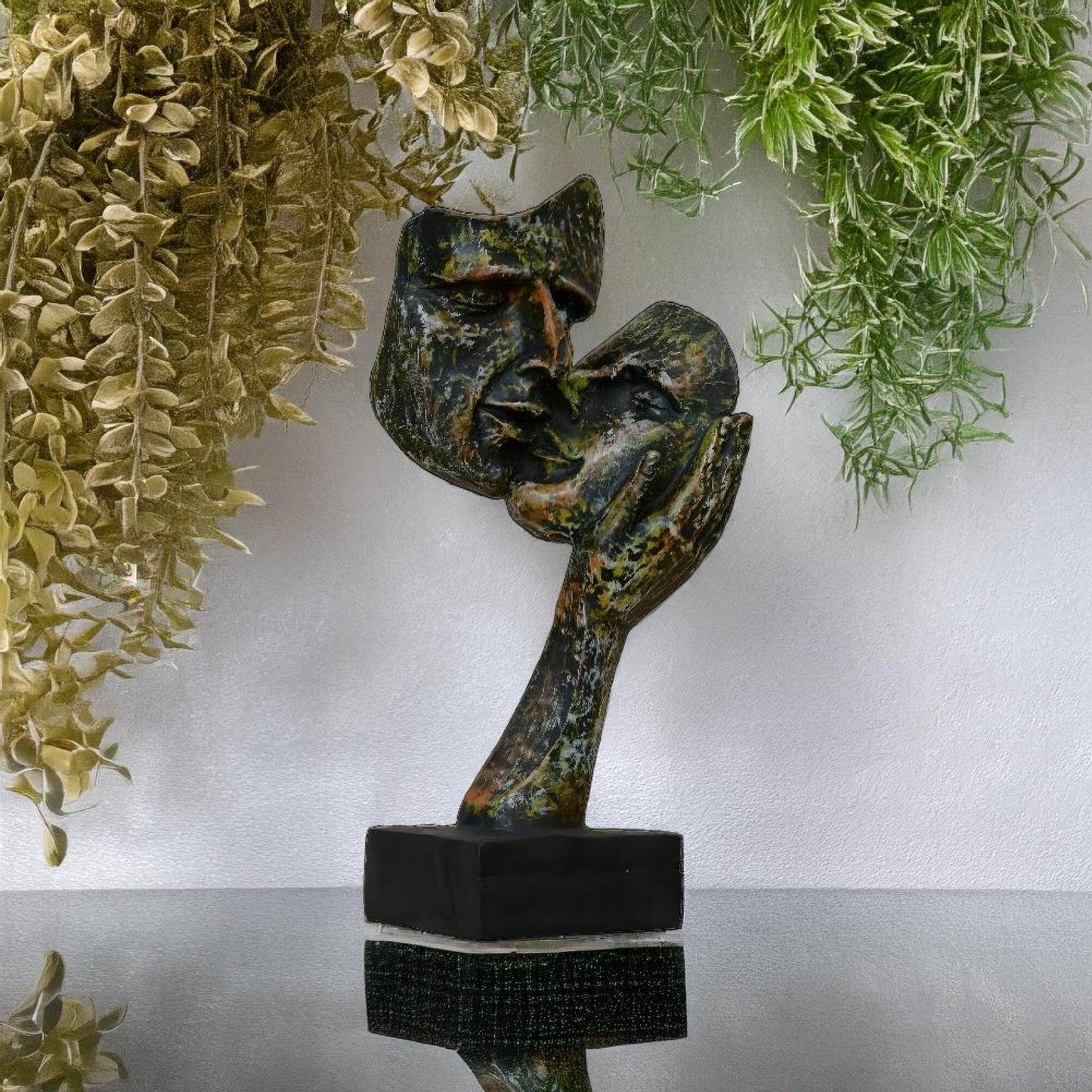 Love Couple Kiss Faces Sculpture (Antique) | EnamorarDecor