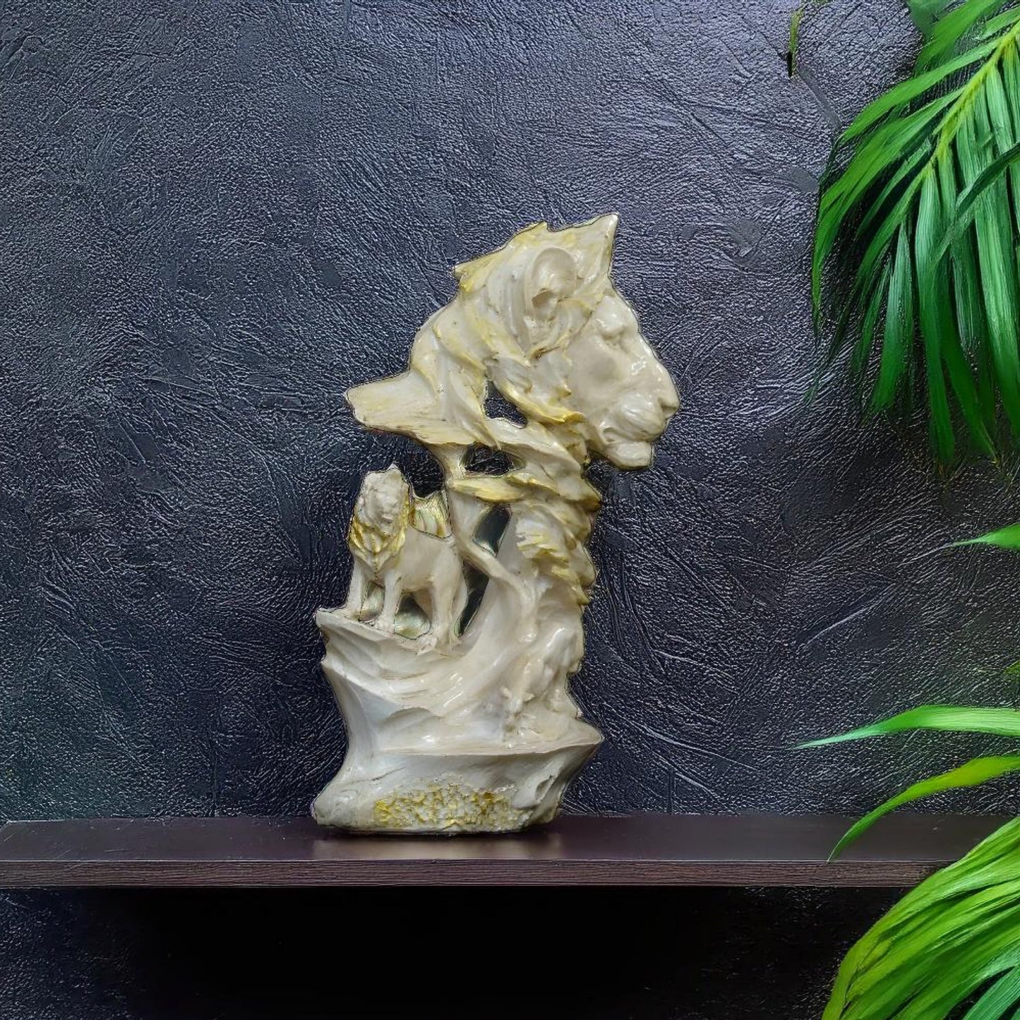 Lion Face With Standing Lion Sculpture (White) | EnamorarDecor