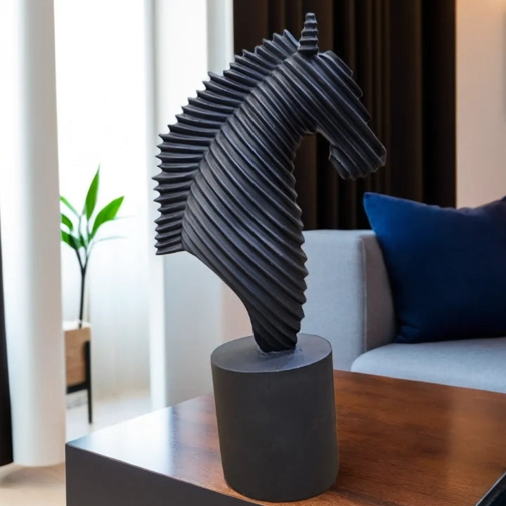 Black Ribbed Resin Horse Statue | EnamorarDecor