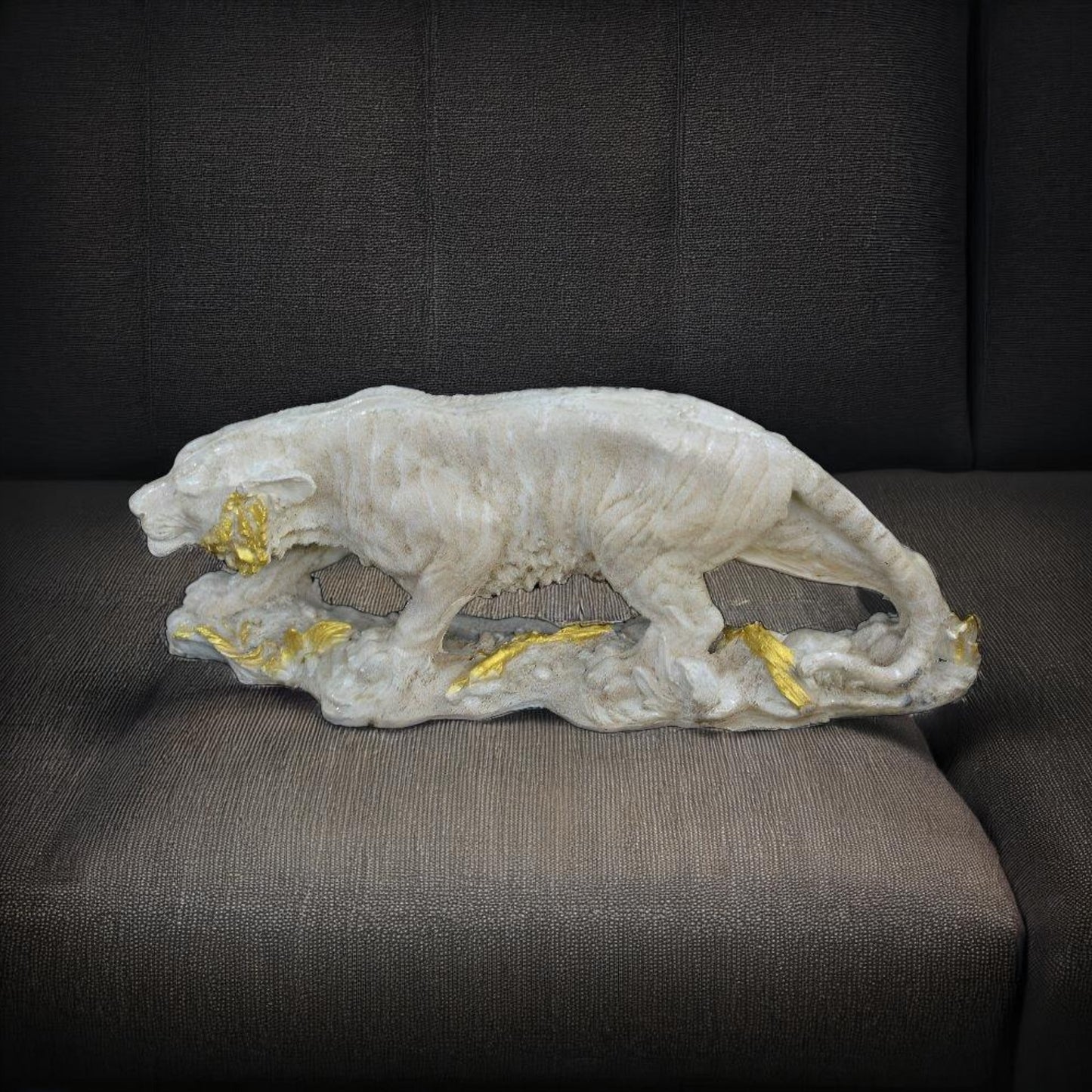 Royal Tiger Antique Sculpture (White) | EnamorarDecor
