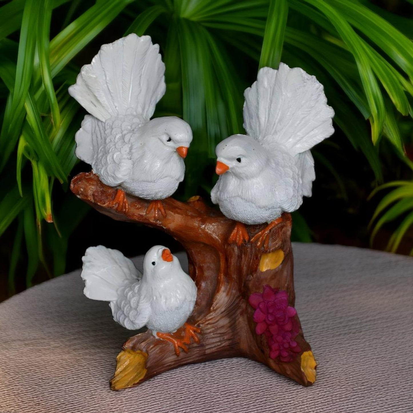 Three Pigeons on Stem Antique Sculpture (White) | EnamorarDecor