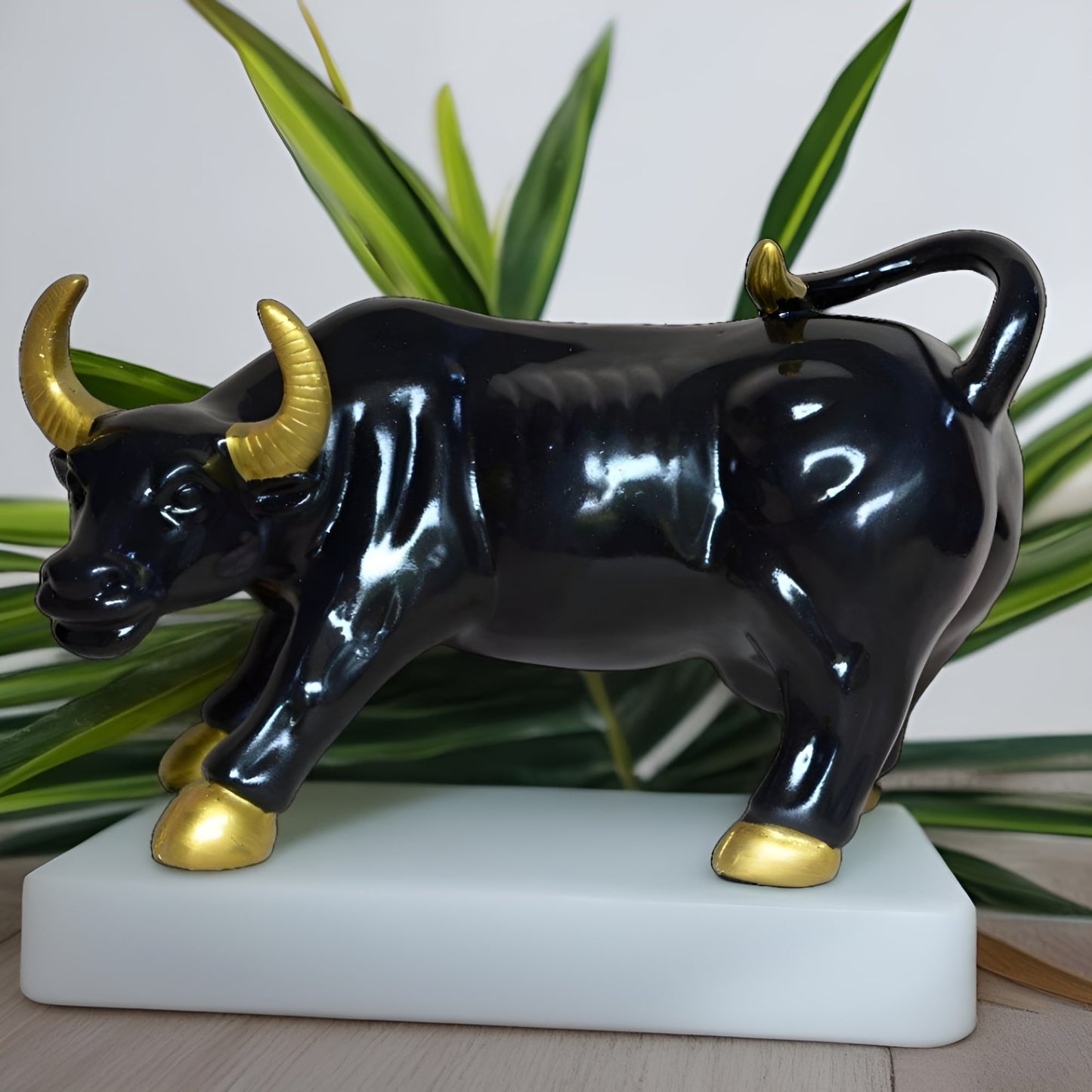 Big Black Bull Antique Sculpture (Black) | EnamorarDecor