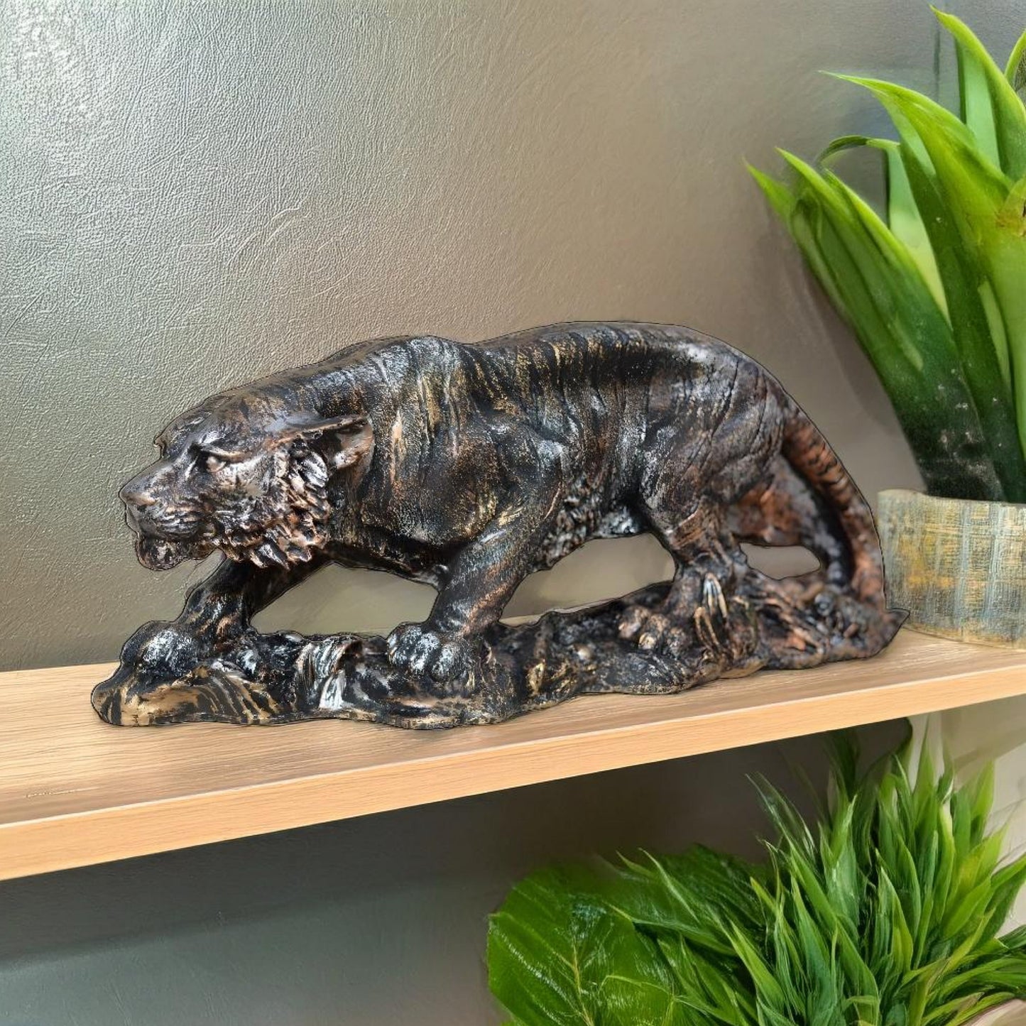 Royal Tiger Antique Sculpture (Antique) | EnamorarDecor