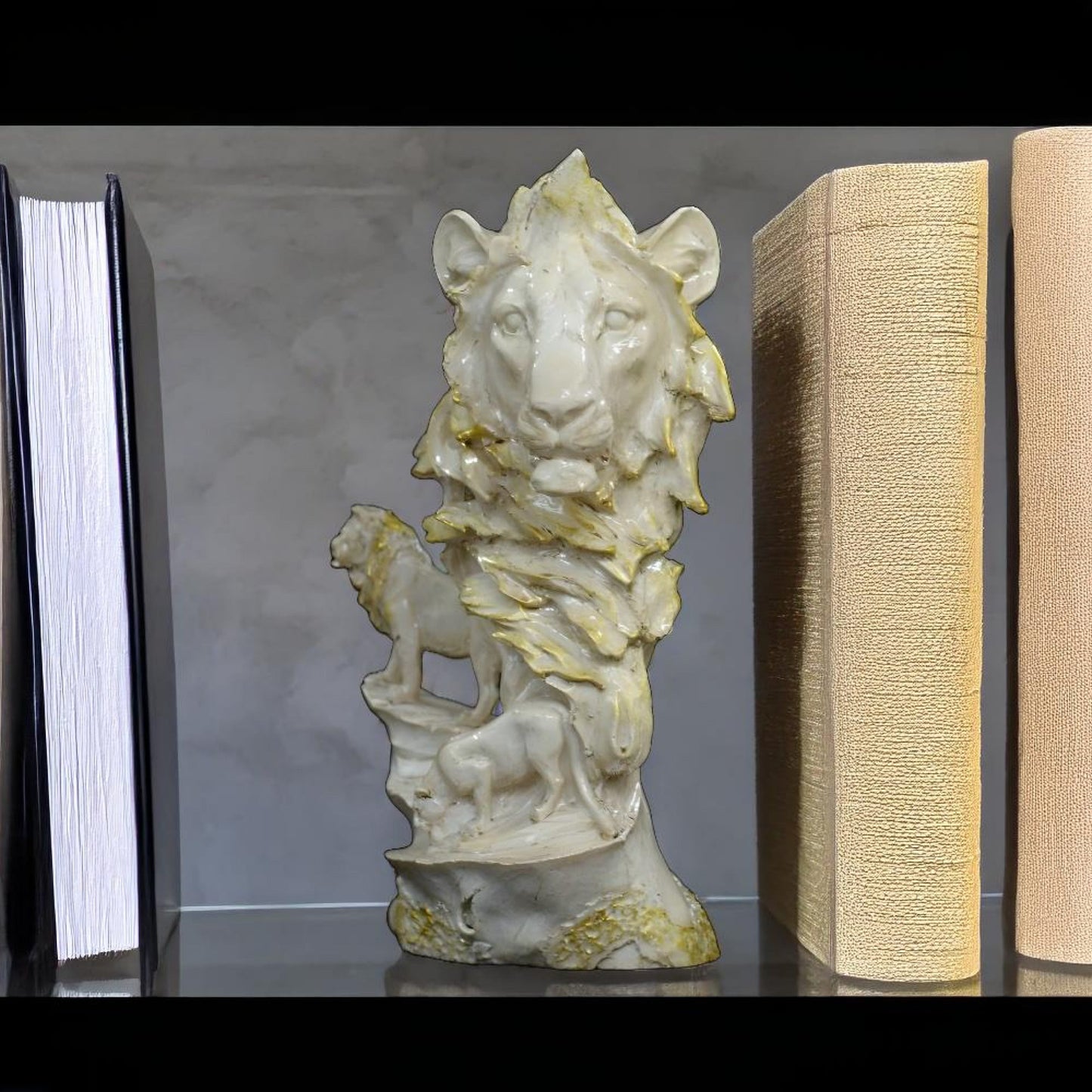 Lion Face With Standing Lion Sculpture (White) | EnamorarDecor