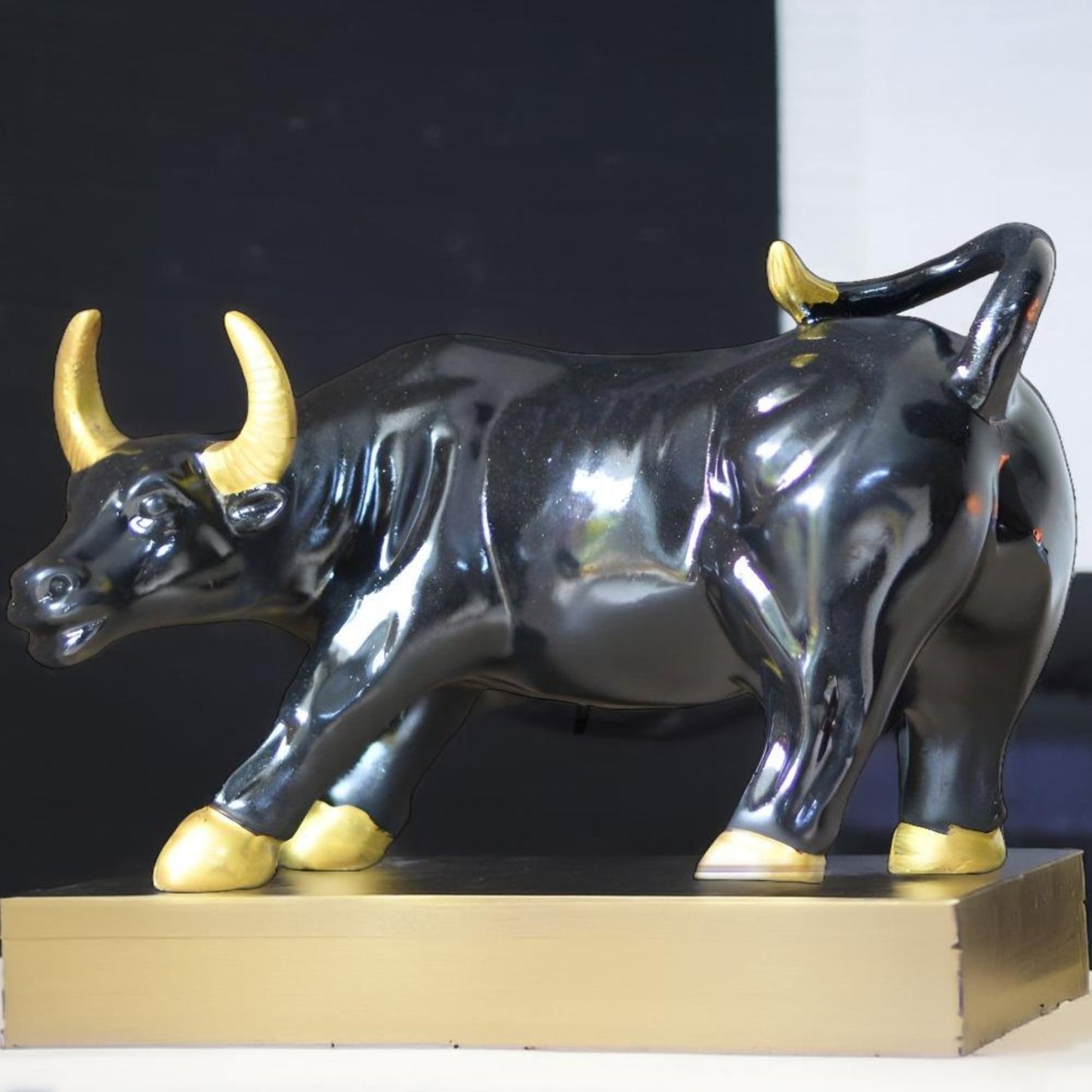 Big Black Bull Antique Sculpture (Black) | EnamorarDecor
