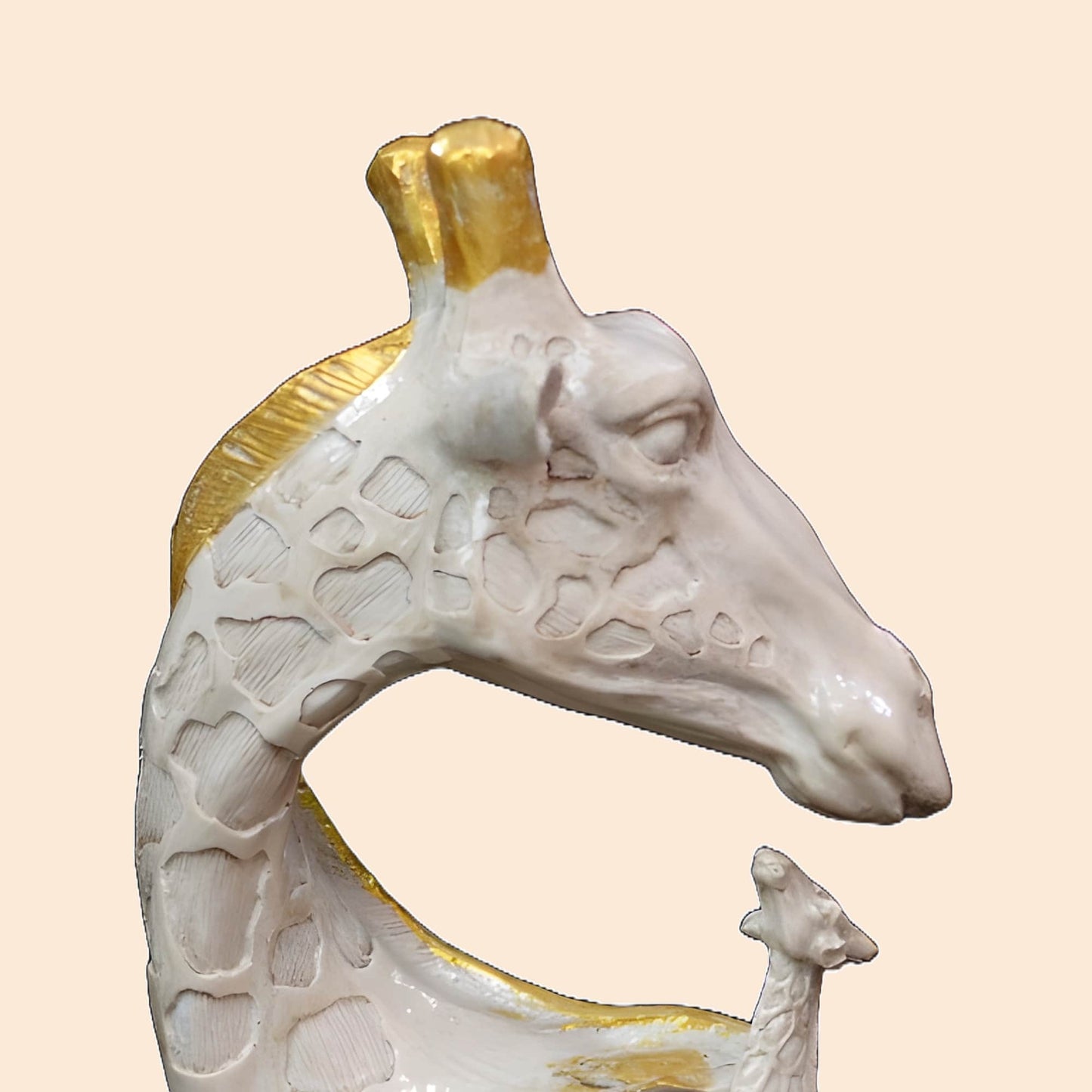 Giraffe Face With Family Antique Sculpture (White) | EnamorarDecor
