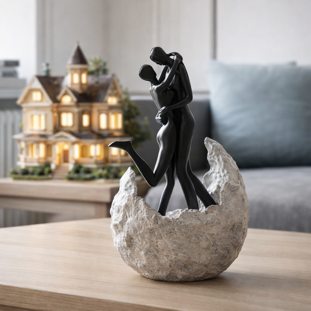Luxury Black & White Moon Couple Sculpture | EnamorarDecor