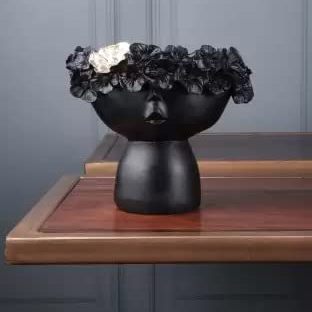 Black Lady Flower Pot Set Made of Resin | EnamorarDecor