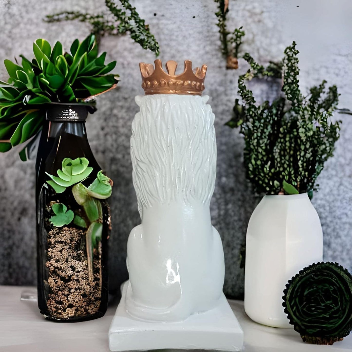 Antique Royal King Lion With Crown (White) Sculpture | EnamorarDecor