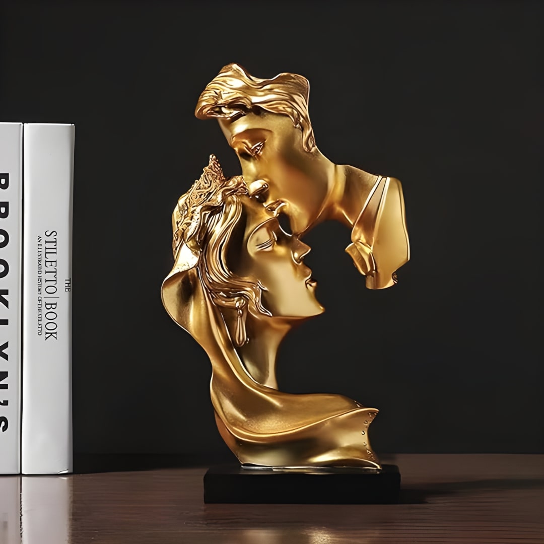 Antique Love Couple Kissing (Golden) Sculpture | EnamorarDecor